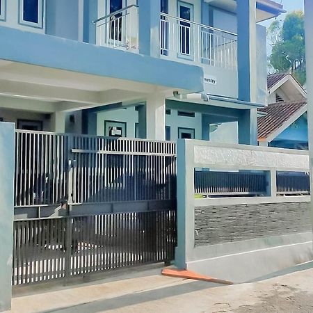 Triyoga Homestay Syariah Redpartner Sangkanurip Dış mekan fotoğraf